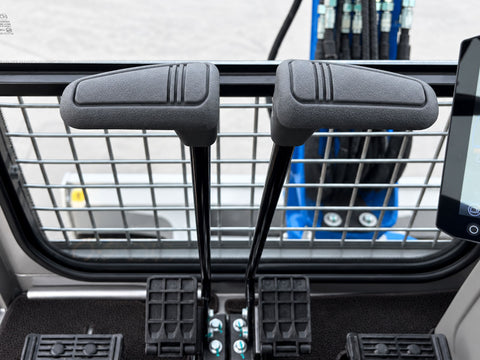 Μίνι εκσκαφέας με καμπίνα A/C 4T, Kubota Diesel, με περιστροφή στην μπούμα, πλαϊνούς μοχλούς χειρισμού και γραμμή σφύρας EB40C-PRO